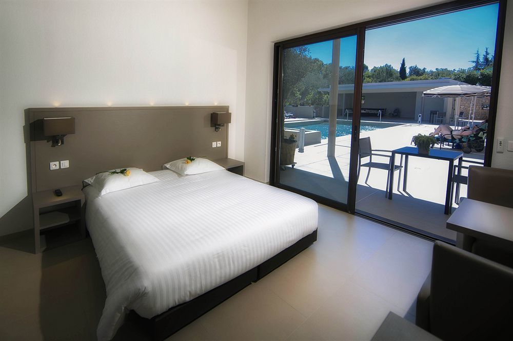 Seventeen Hotel Valbonne Exteriör bild