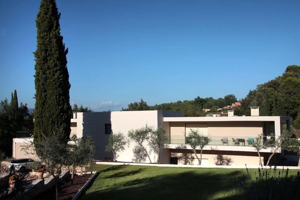 Seventeen Hotel Valbonne Exteriör bild