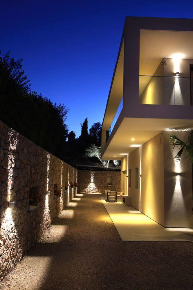 Seventeen Hotel Valbonne Exteriör bild
